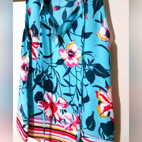 Chenault Sleeveless Top - Picture 3 of 7